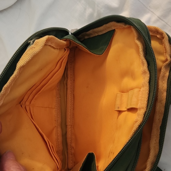 Baggallini triple zip - Picture 3 of 4